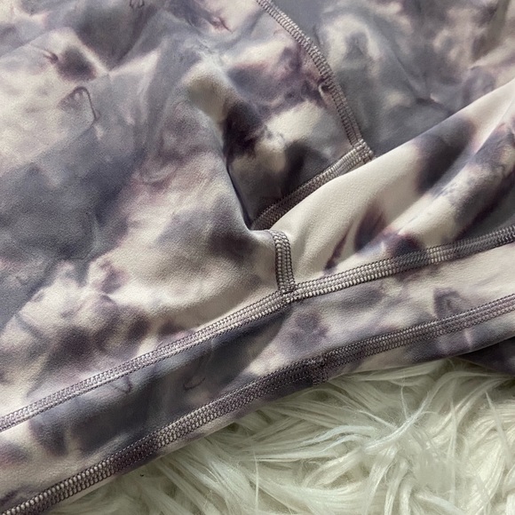 **SOLD** Lululemon Size4 Align Pants 25” Diamond Dye Graphite Purple EUC - Picture 8 of 9